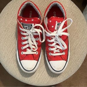 Women’s Converse All Stars size 7